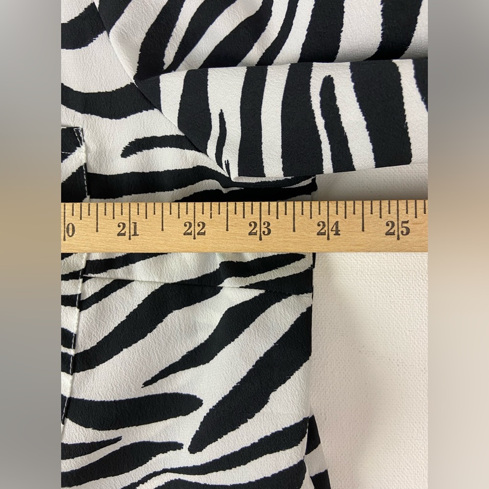 Time and Tru Long Sleeve Black White Animal Print Zebra Shirt Sz XXL 20 (sku395) - Picture 5 of 8